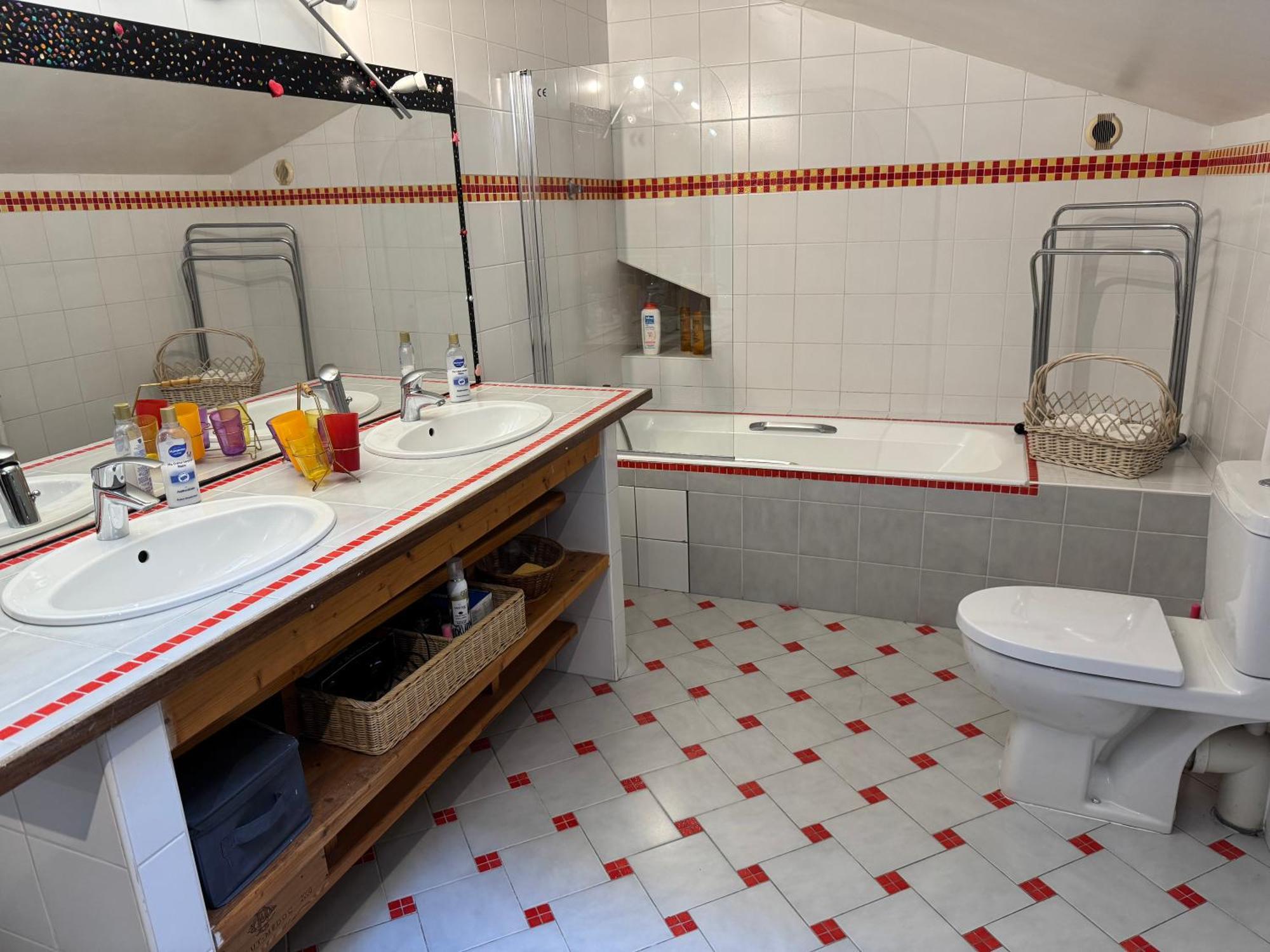 A L'oree Du Marais Homestay *